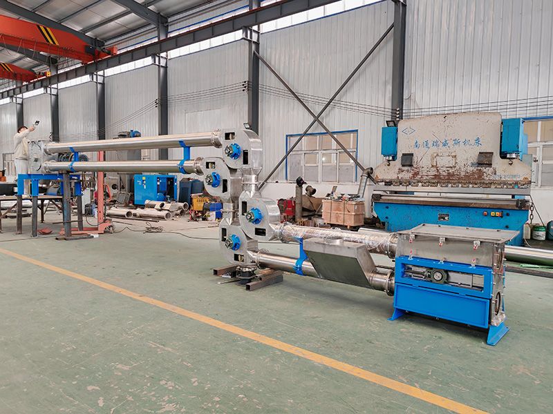 管鏈輸送（sòng）機